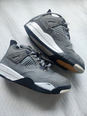Jordan 4 Retro Kids Sz 12 Gray Sneakers